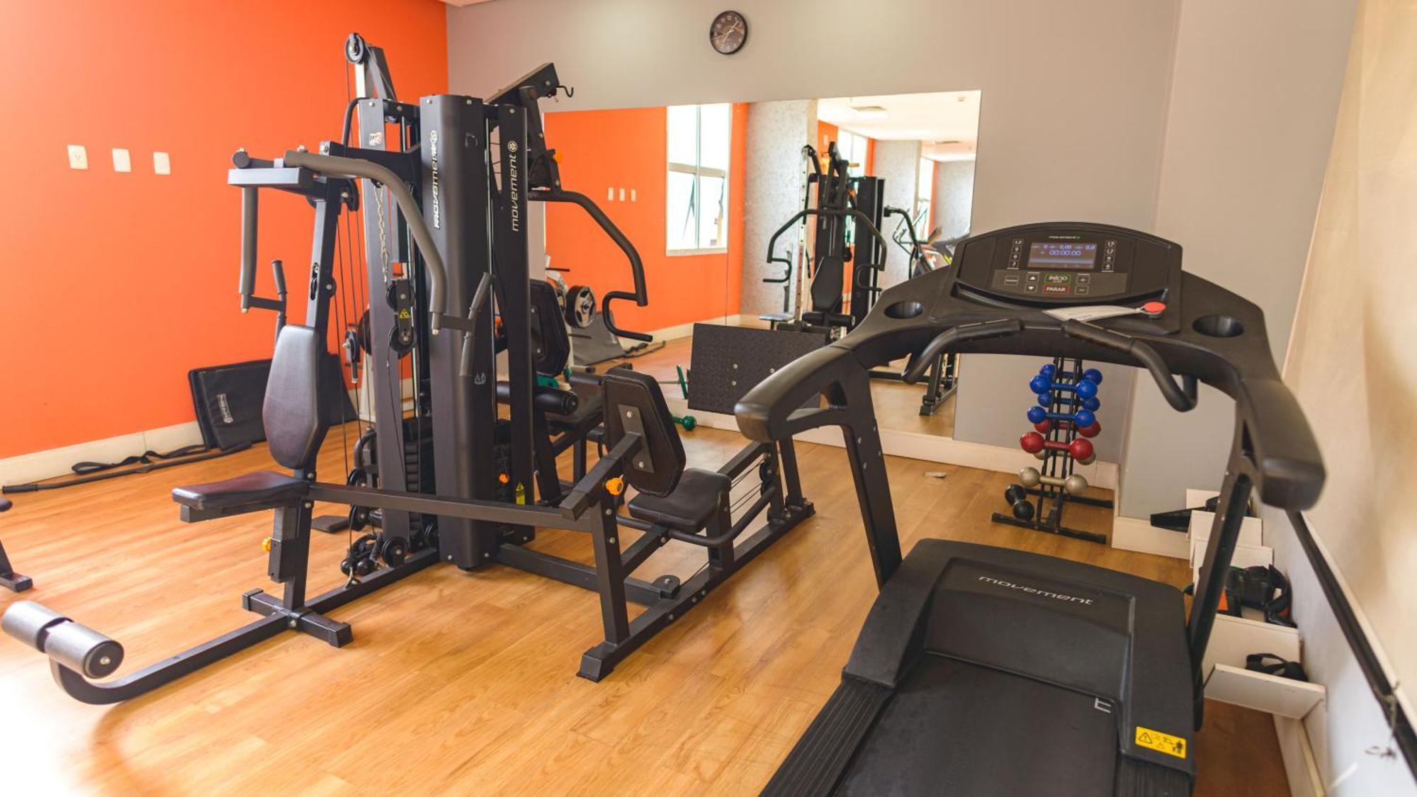 Radisson Alphaville Barueri Luaran gambar A typical gym
